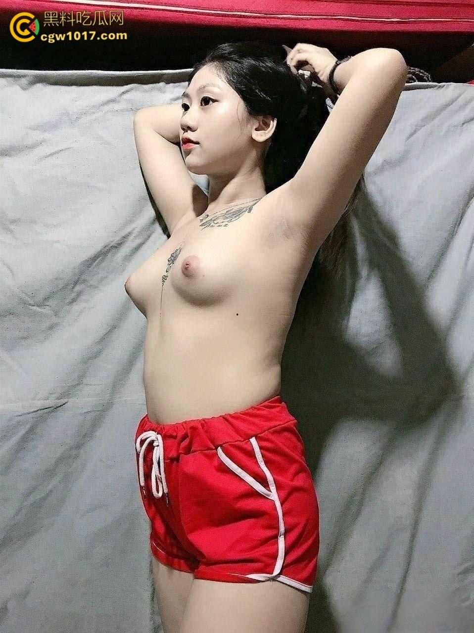 西安某公司优秀党员【方慧】，和单位领导开房偷情，还被领导pua不带套，穿着情趣制服被猛插内射！-4