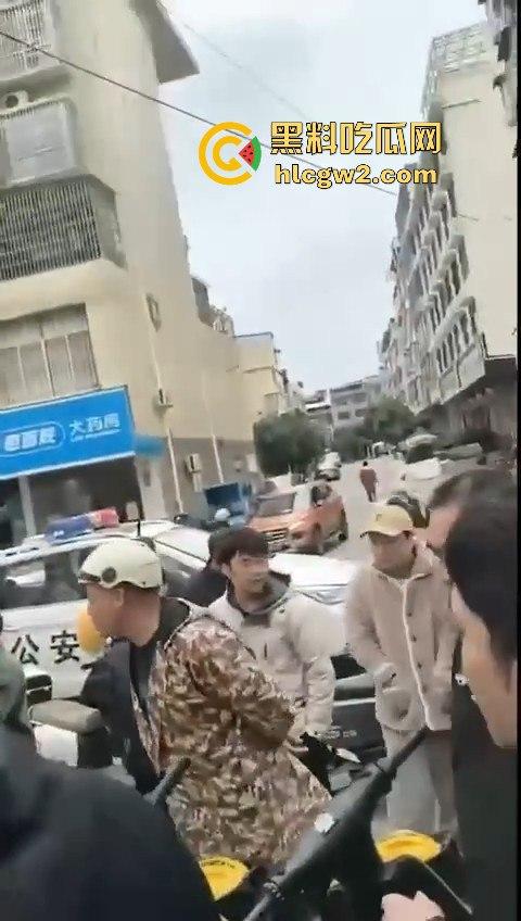湖南江华职中生与二中生为争女友当街一剑封喉！感情纠葛演成命案，抢救无效死亡-8